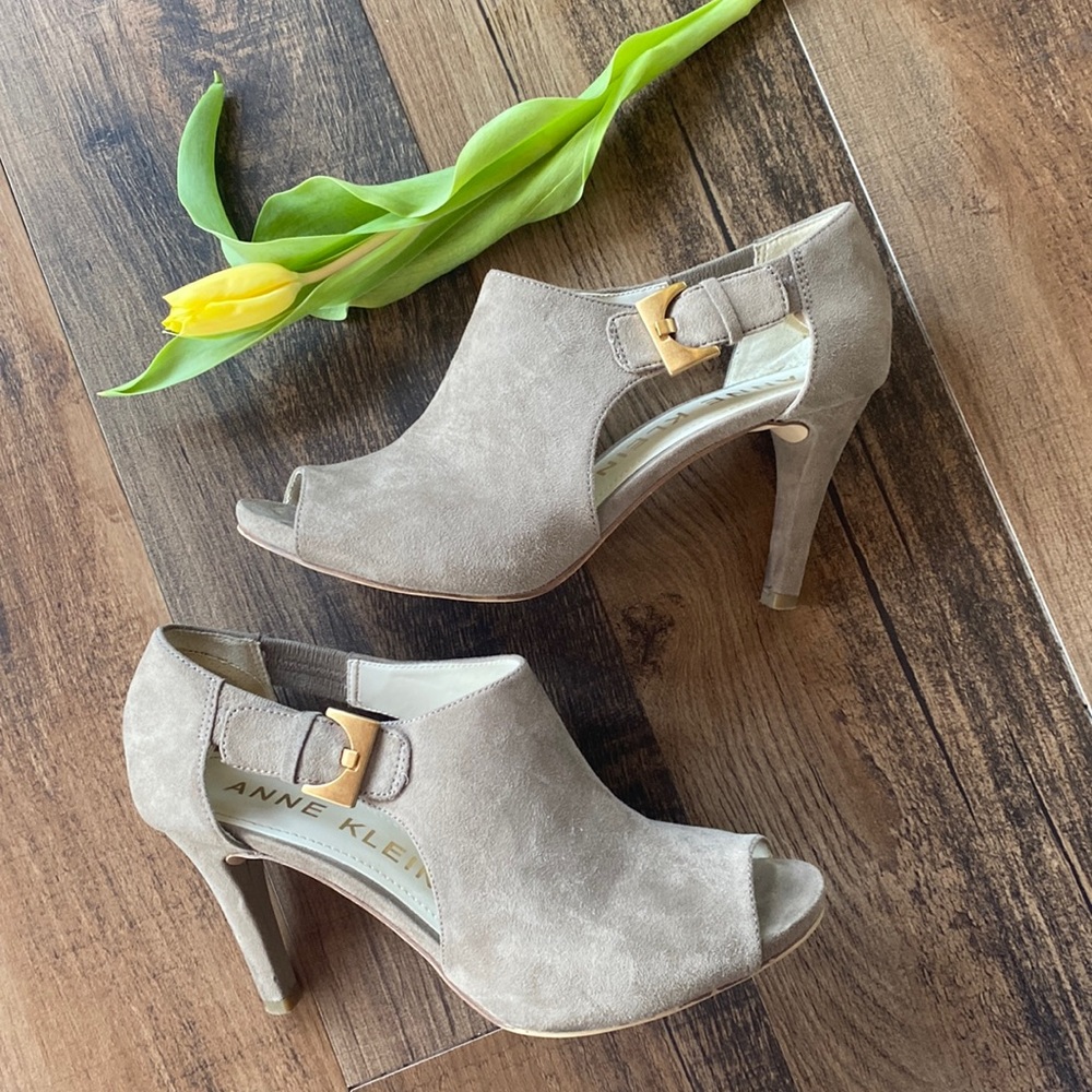 Anne Klein Nude Suede Pumps